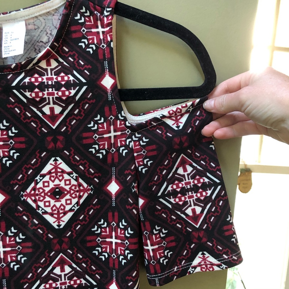 Bodycon Red Patterned Dress - Picture 4 of 5